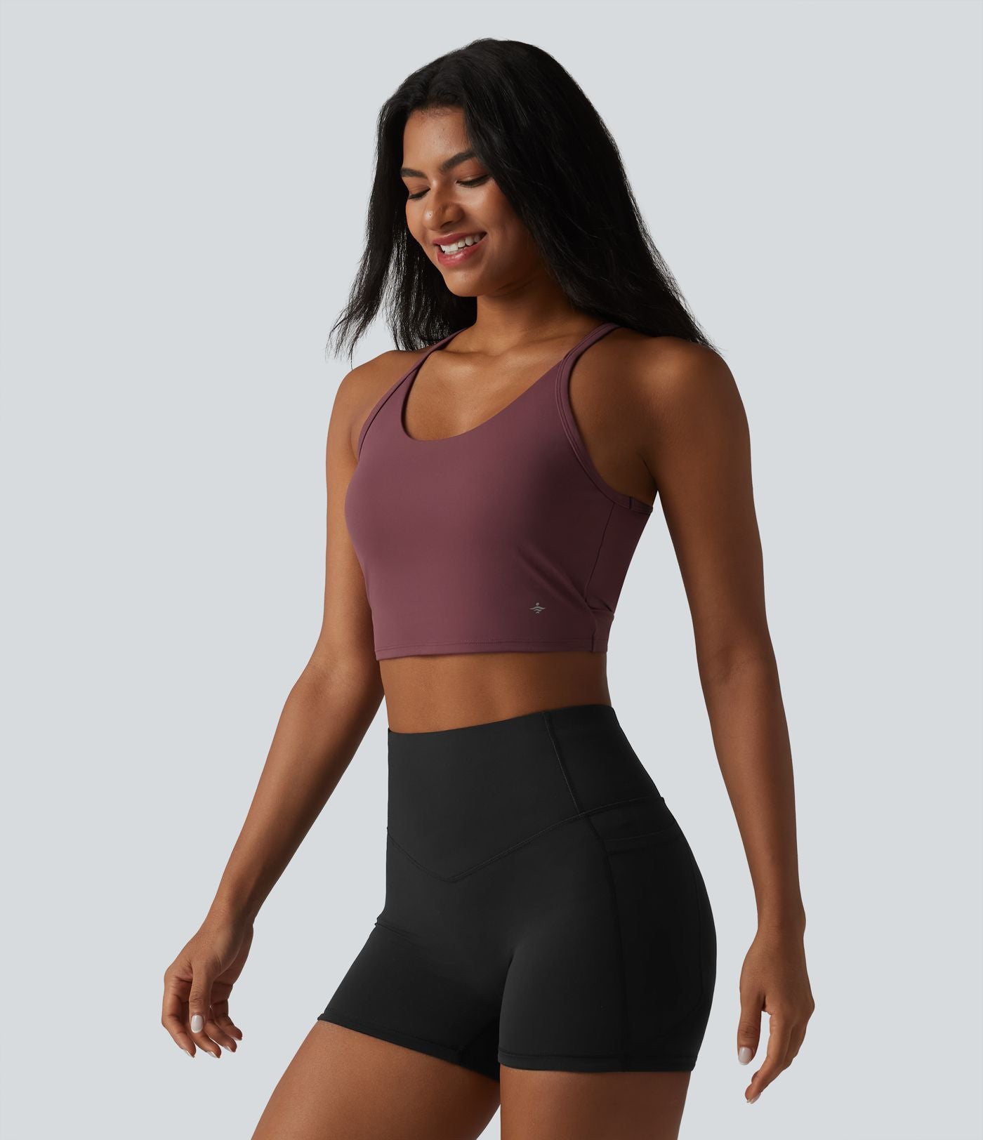 Débardeur de yoga SoftlyZero™ en peluche douce, dos torsadé découpé, col en U et soutien-gorge intégré