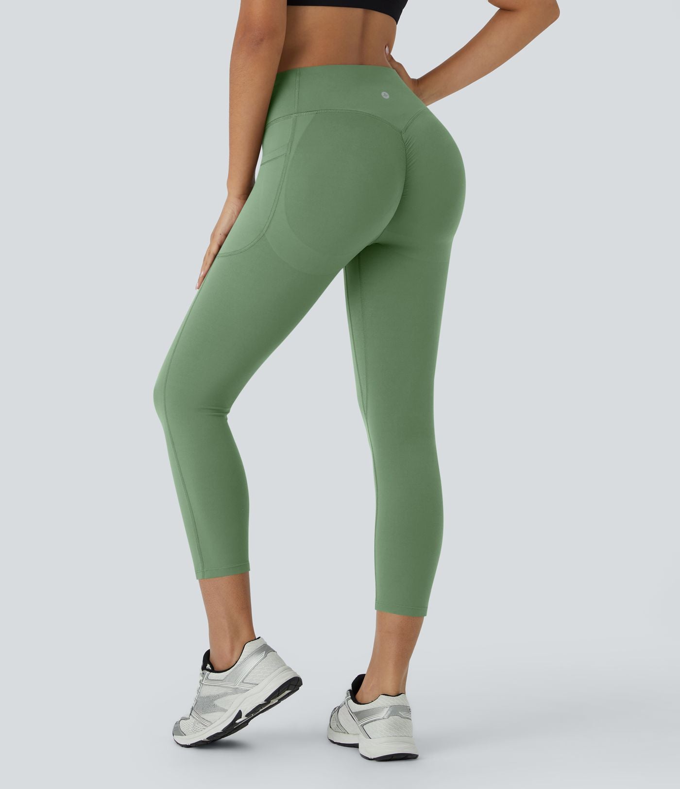 Legging corsaire d'entraînement gainant galbant taille haute avec effet scrunch et poches Halara UltraSculpt™