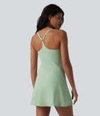 Robe de sport mini SoftlyZero™ Airy 2-en-1 effet frais InstantCool à bretelles, dos nu et poches, accès facile Easy Peasy