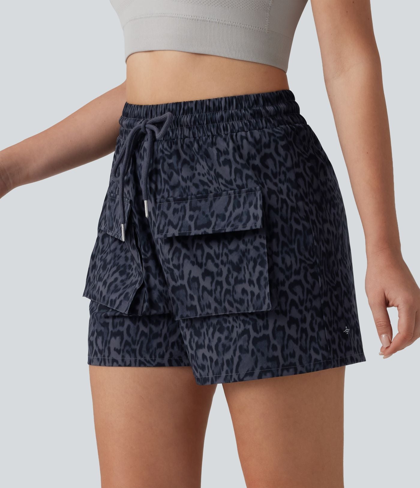 Short cargo ample taille haute imprimé léopard avec cordon de serrage et poches