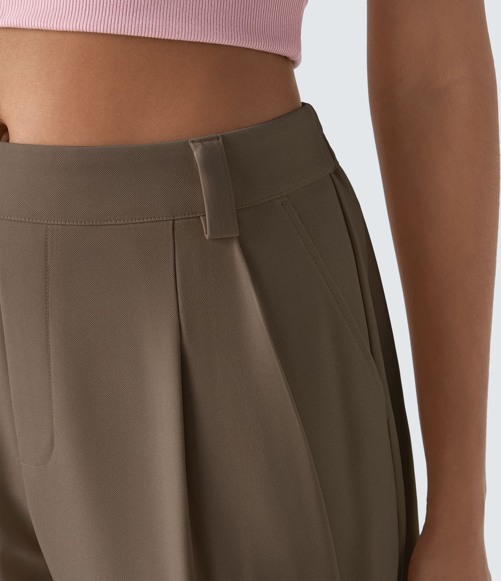 Pantalon tailleur ample, taille moyenne, coupe barrel, à poches