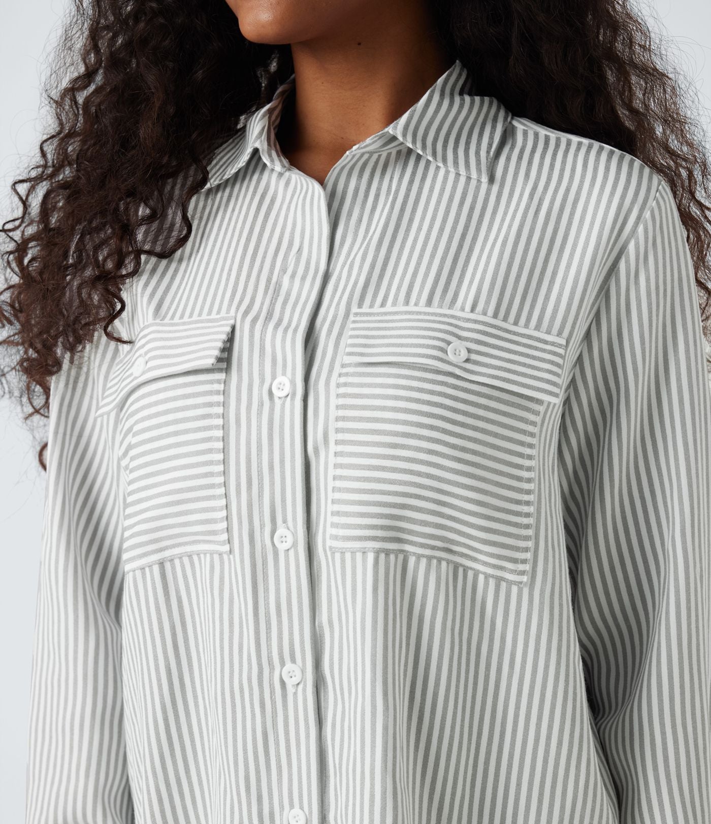 Chemise décontractée manches longues à rayures ourlet arrondi