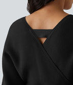 Robe-pull courte décontractée à col V croisé, manches chauve-souris longues et ceinture