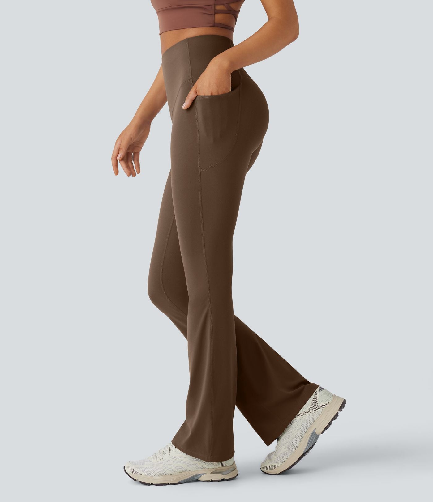 Pantalon de yoga à coupe bootcut gainant taille haute avec poches Halara UltraSculpt™