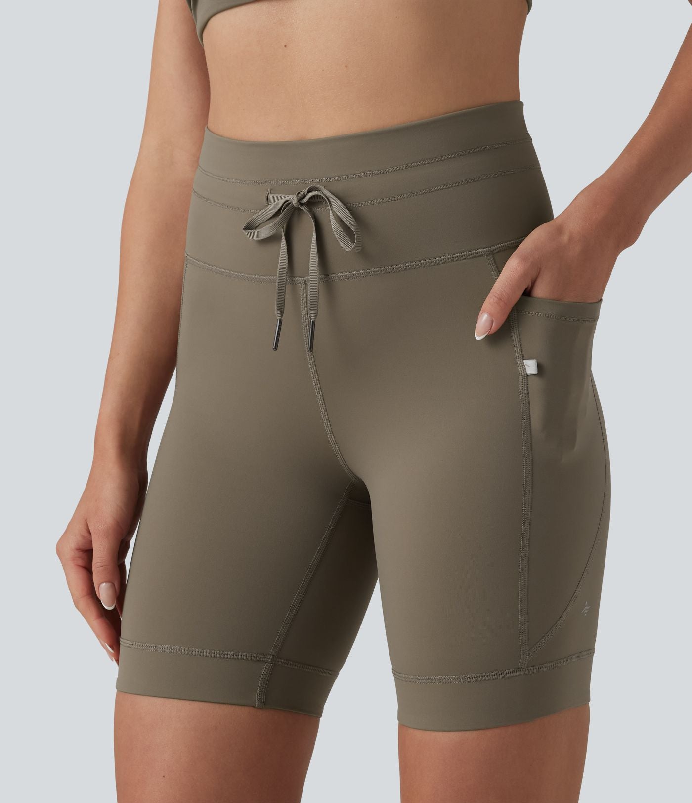 Short de cycliste yoga uni taille haute 17,5 cm avec cordon de serrage et poches