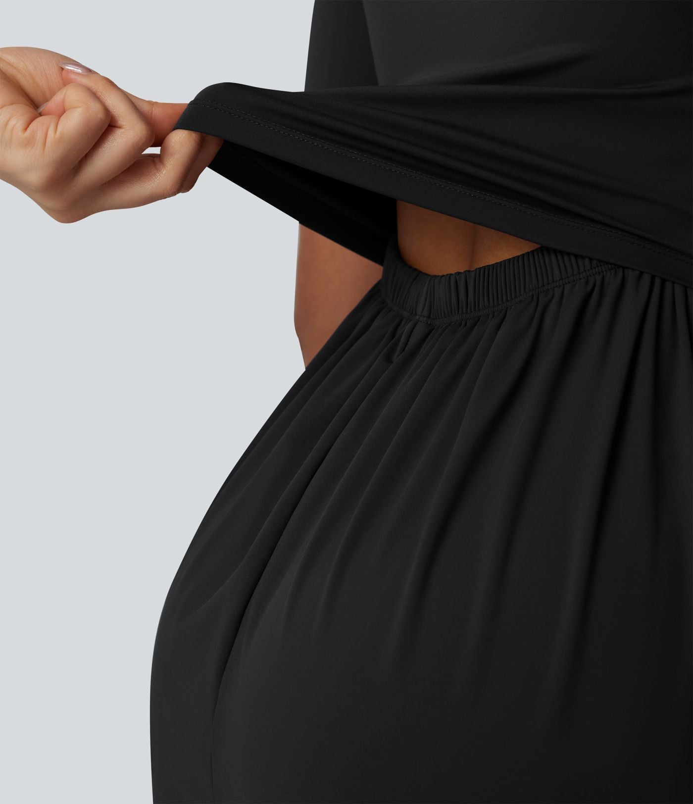 Combinaison décontractée SoftlyZero™ Airy effet frais InstantCool à manches courtes, col rond échancré et brassière intégrée avec poches, accès facile Easy Peasy