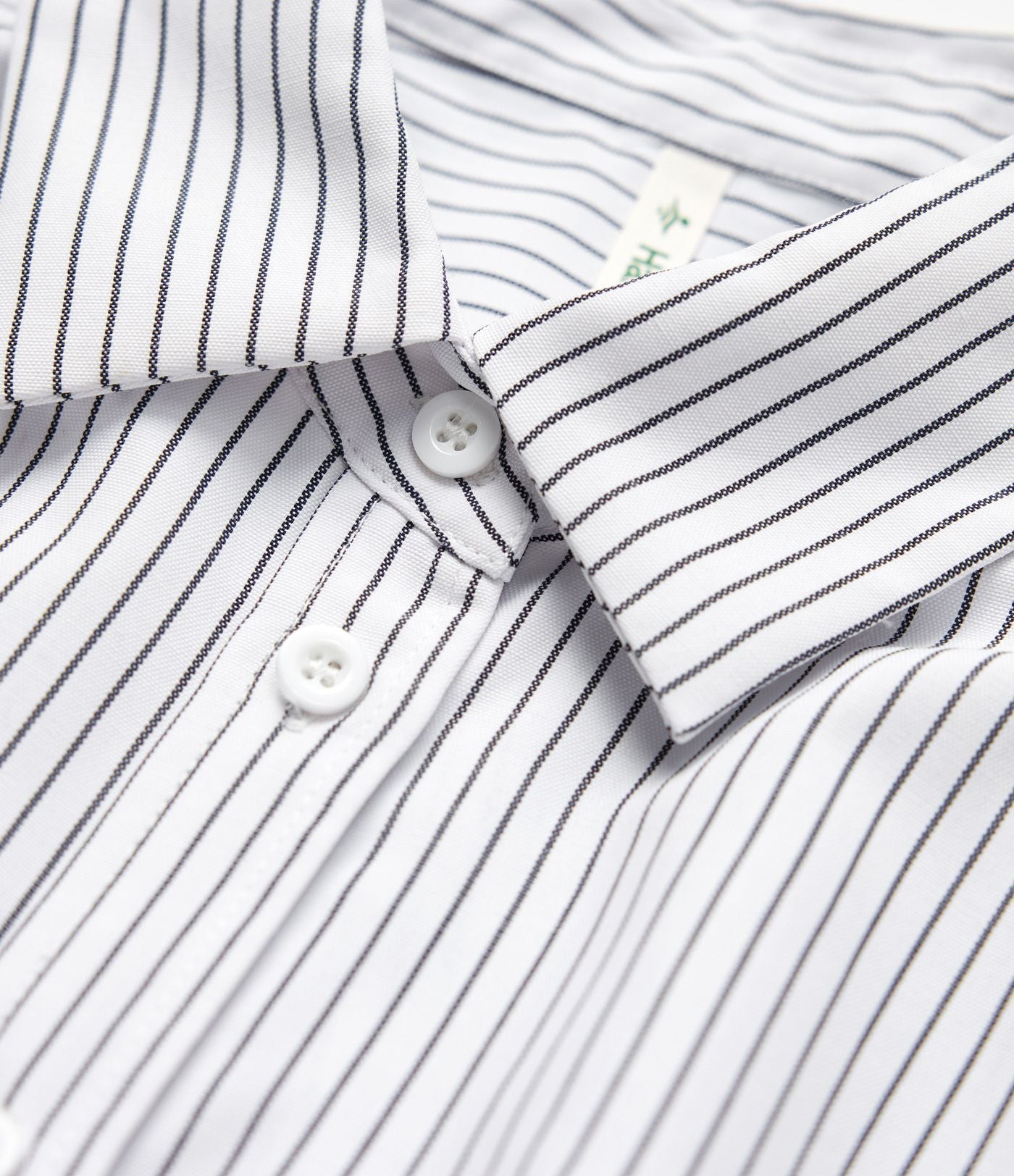 Chemise rayée col chemise ourlet arrondi manches longues coupe décontractée