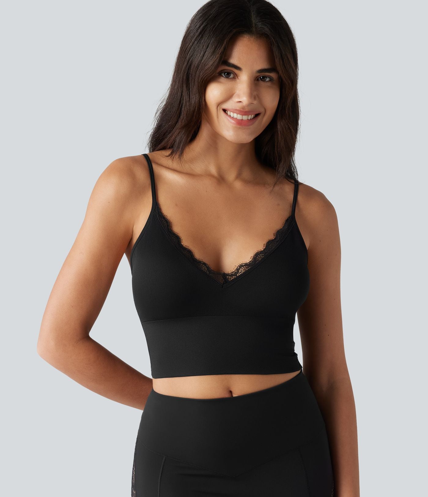 Brassière de sport décontractée OneForm Seamless Flow à maintien léger et dentelle contrastée
