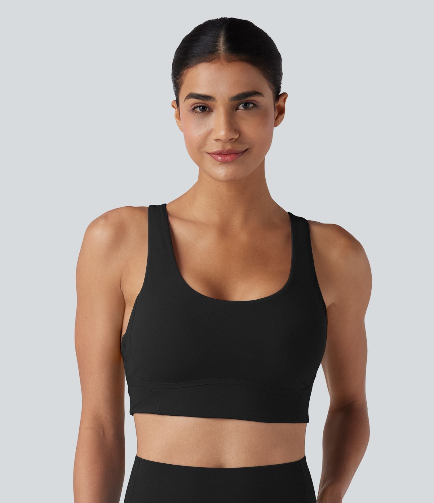 Brassière de sport d'entraînement Halara UltraSculpt™ soutien moyen à coques moulées, bretelles croisées et boucle ajustable
