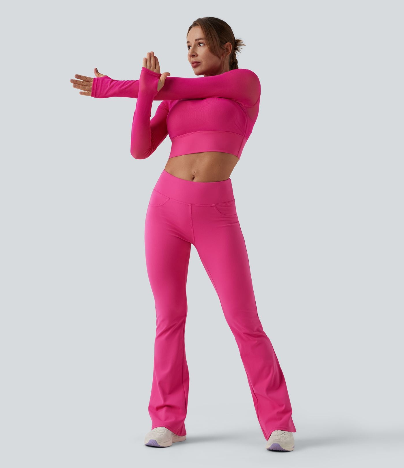 Haut de sport yoga cropped 2-en-1 manches longues mesh contrastant à trous pouces