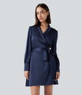 Robe de travail courte à décolleté en V, manches longues et ceinture