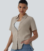 Chemise décontractée à manches courtes avec col et ourlet arrondi, aspect lin