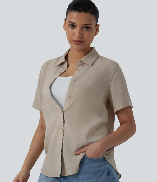 Chemise décontractée à manches courtes avec col et ourlet arrondi, aspect lin