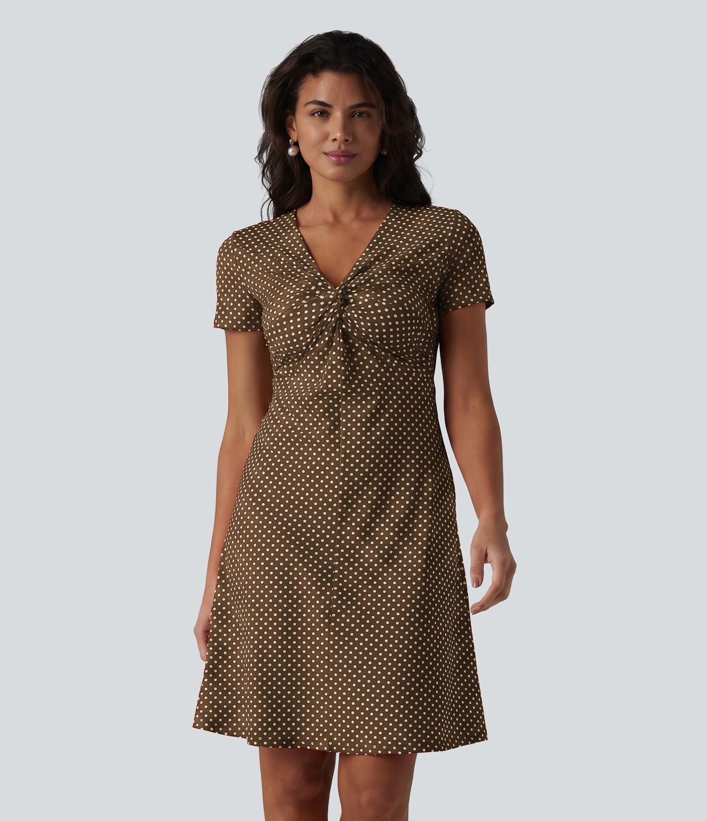 Robe casual à col V, manches courtes et imprimé à pois longueur genou
