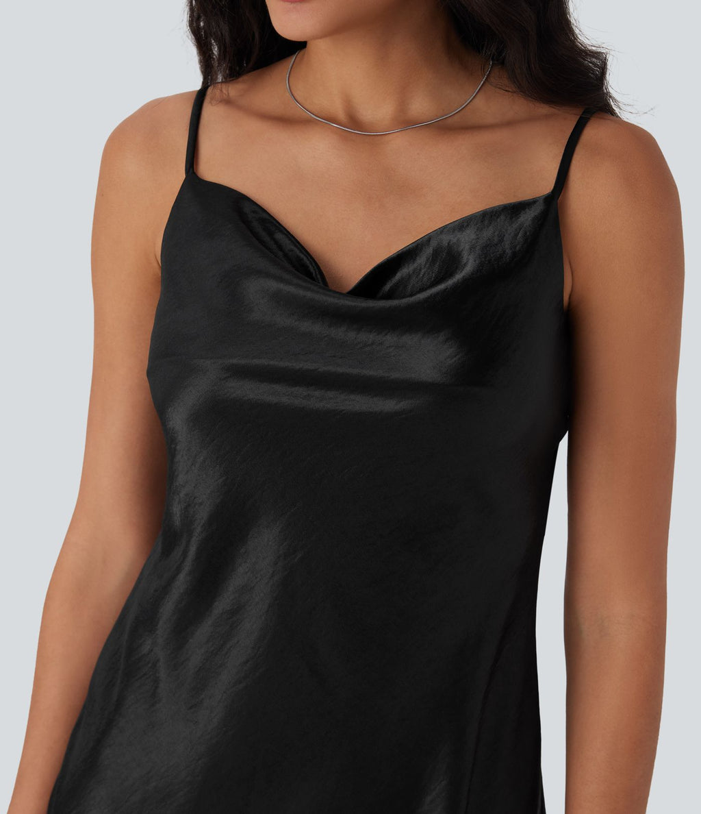 Mini-robe nuisette décontractée en satin à col bénitier avec bretelles ajustables