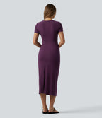 Robe midi col rond manches courtes avec découpes et fronces