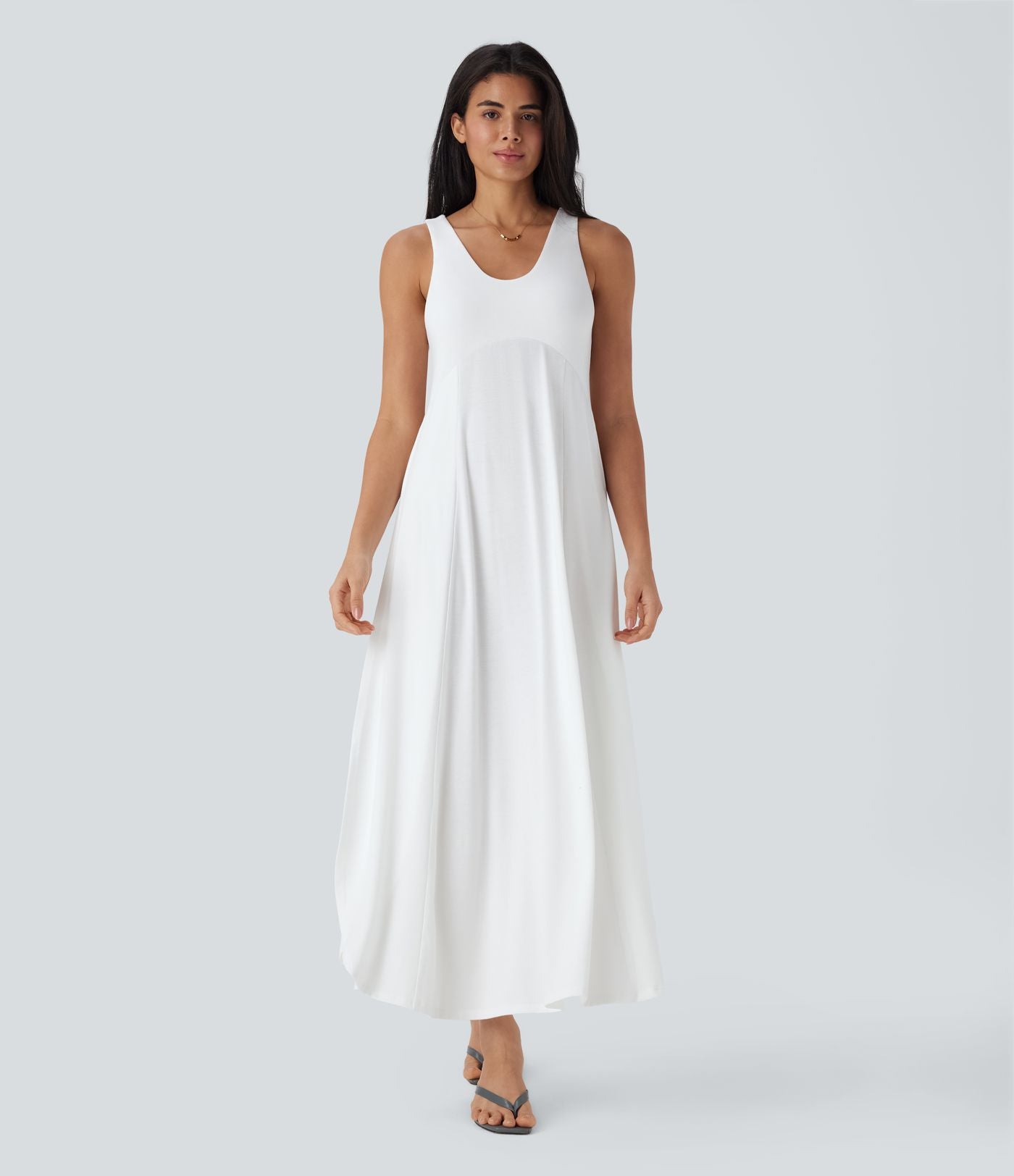 Robe longue à bretelles avec col U, dos nu, fente et coupe fluide