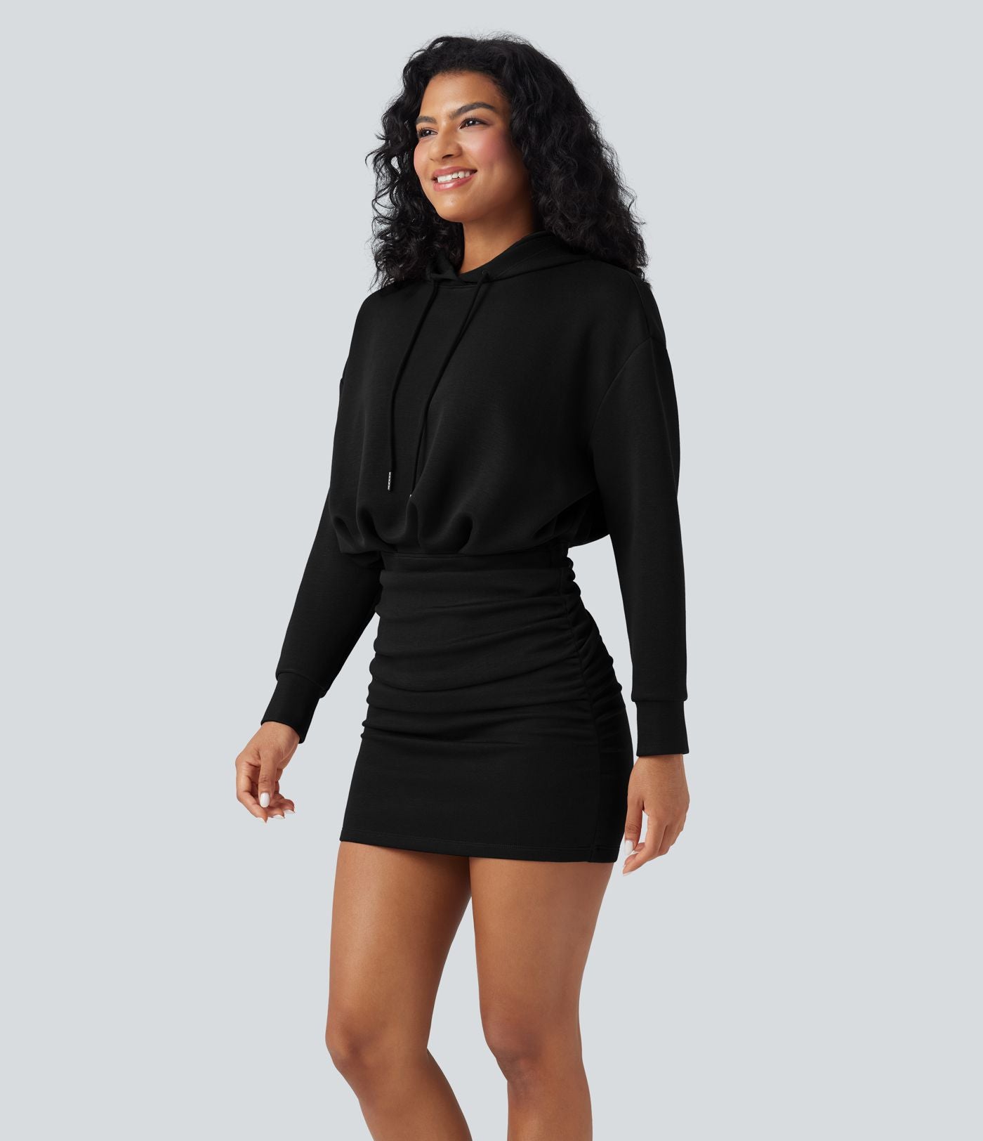 Robe décontractée SpacerTek™ mini à manches longues, effet froncé avec capuche