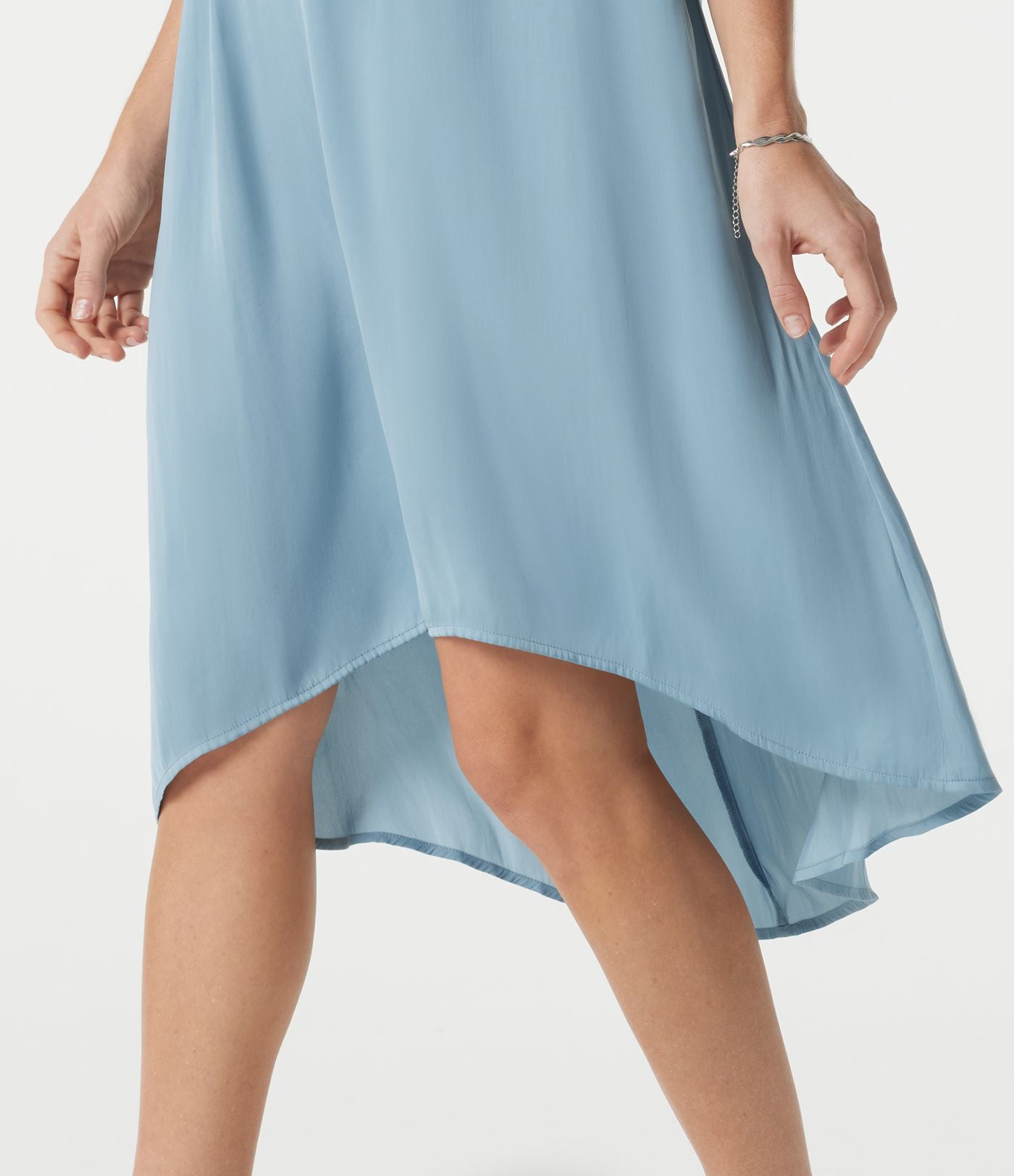 Robe fluide de vacances 2-en-1 col rond échancré sans manches asymétrique