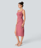 Robe corset midi moulante ruchée à encolure carrée, dos nu, brassière intégrée