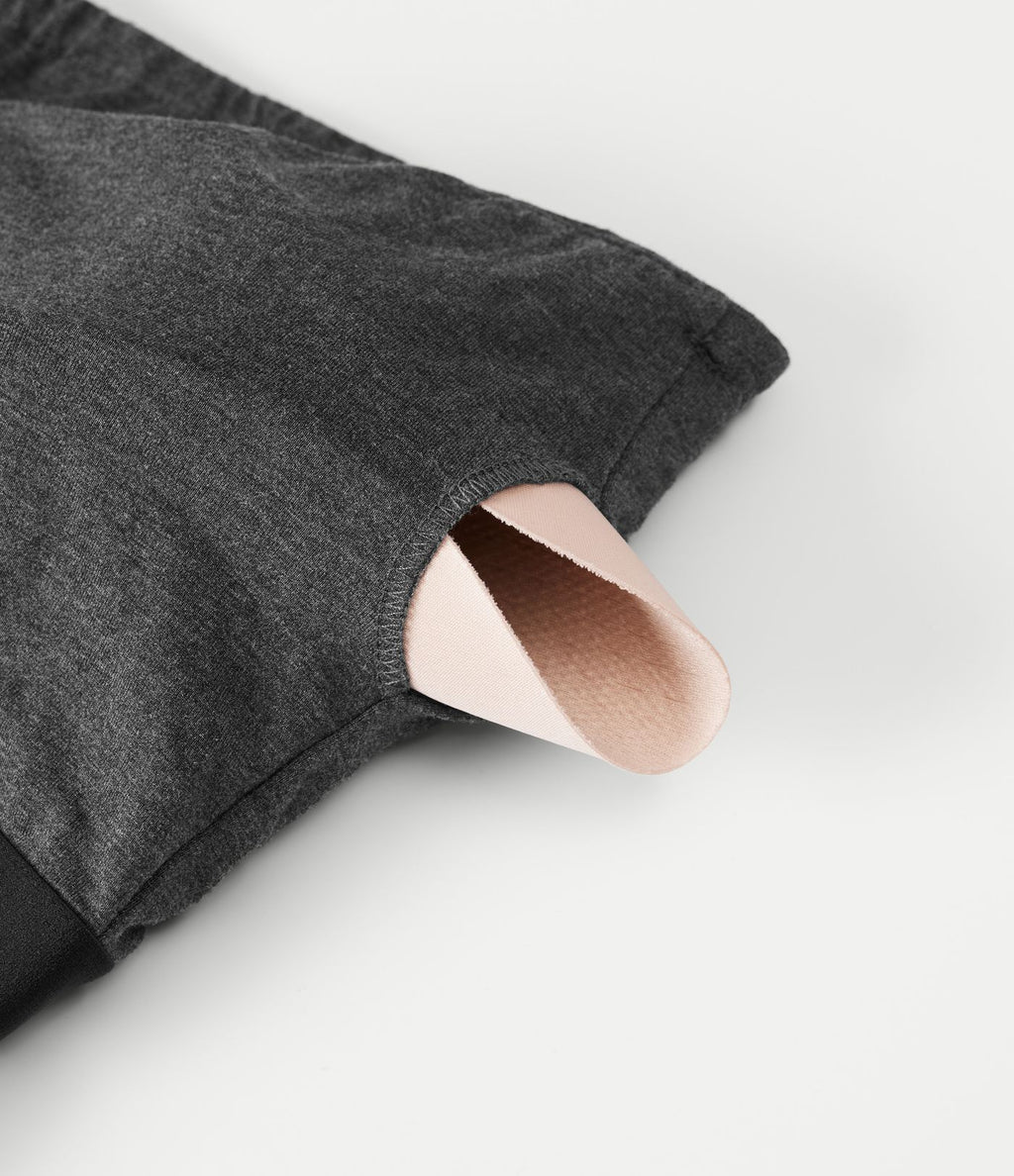 Robe maxi grande taille à col halter avec brassière intégrée, lien noué au dos et poches