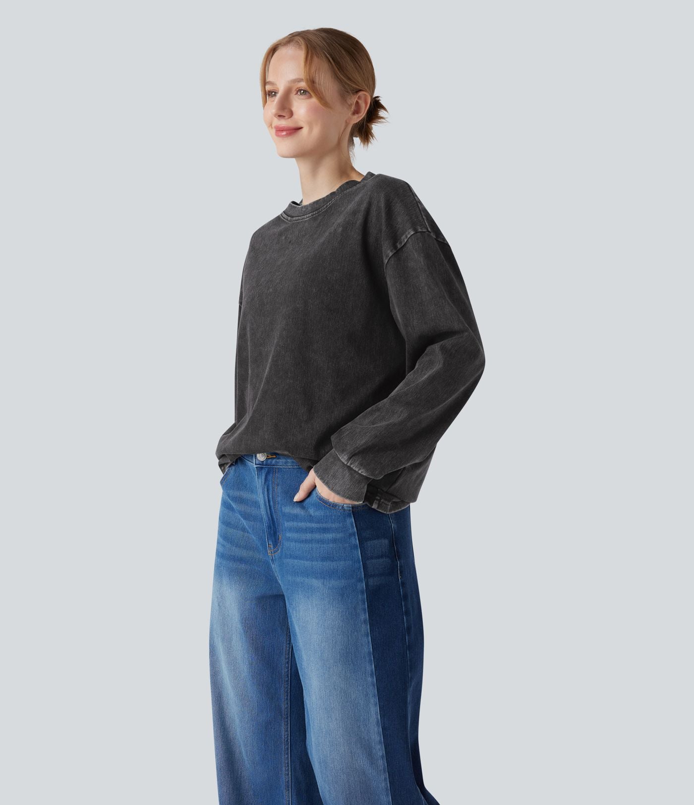 Halara Flex™ T-shirt casual délavé en denim à col rond et manches longues