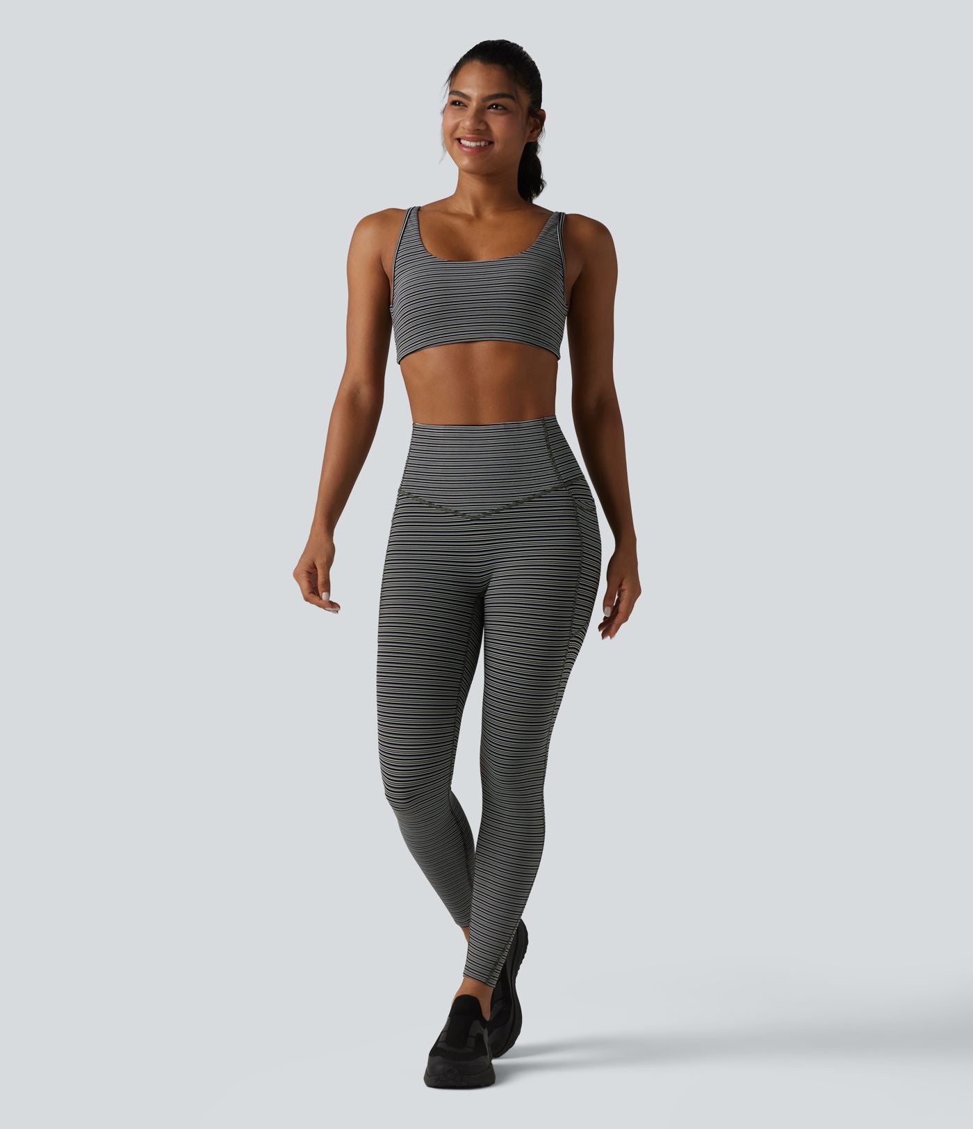 Brassière de sport Halara UltraSculpt™ à rayures jacquard, maintien léger, décolleté en U et découpe intégrée