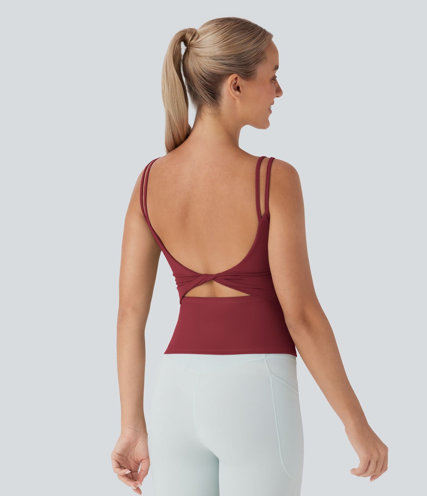 Débardeur de yoga dos nu à bretelles doubles et design torsadé