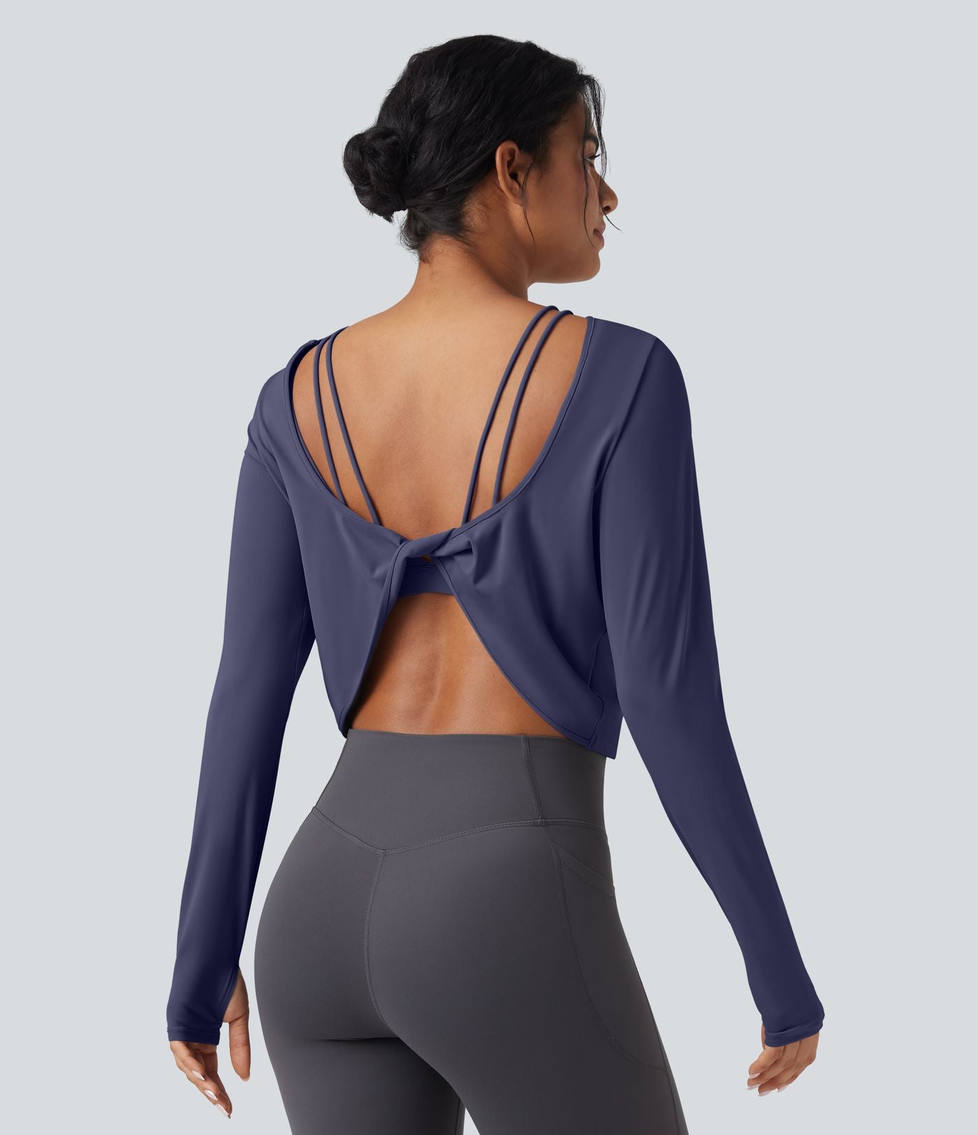 Top de sport yoga SoftlyZero™ QuickDry 2-en-1 dos nu torsadé manches longues avec trous pouces