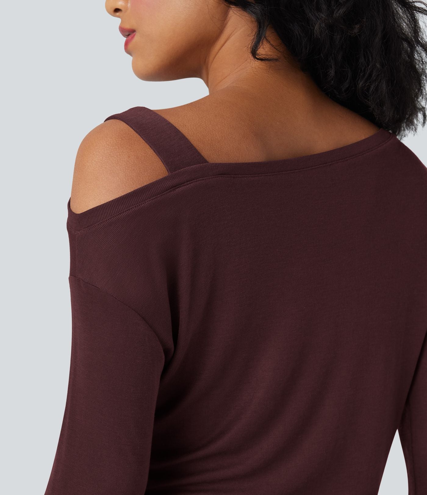 T-shirt décontracté asymétrique en mélange de laine à une épaule et manches longues