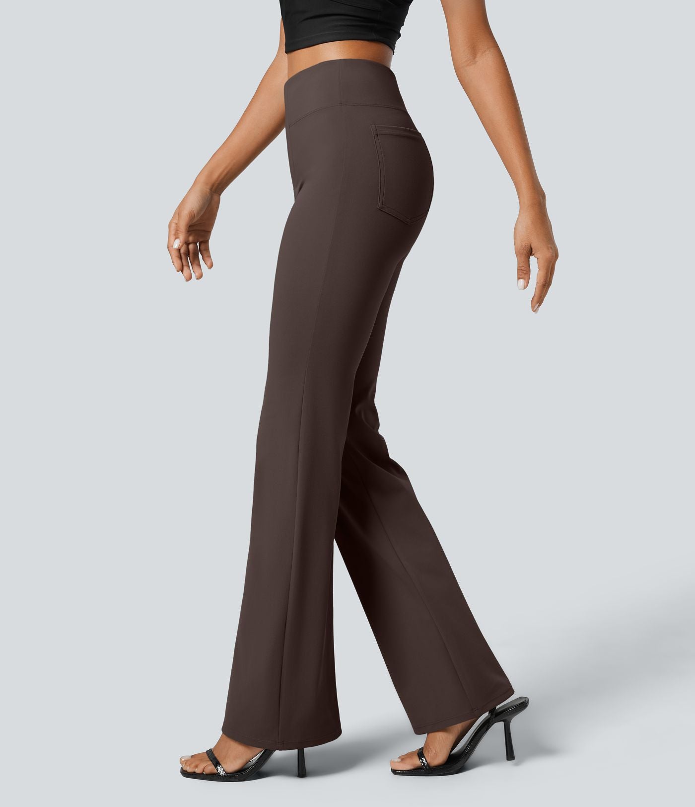 Pantalon tailleur légèrement évasé taille haute avec poches arrière Halara Flex™