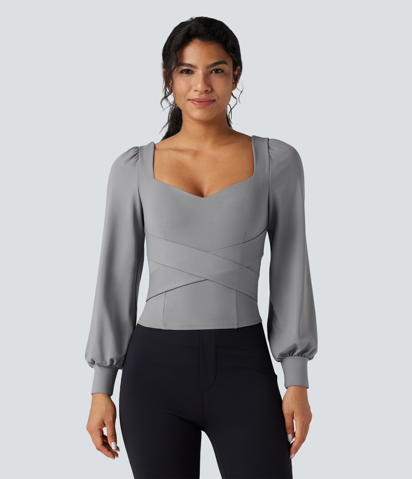 Top professionnel push-up croisé à col cœur avec bonnets moulés et manches bouffantes - Bonnet A/B