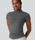 T-shirt casual froncé à col cheminée et manches courtes