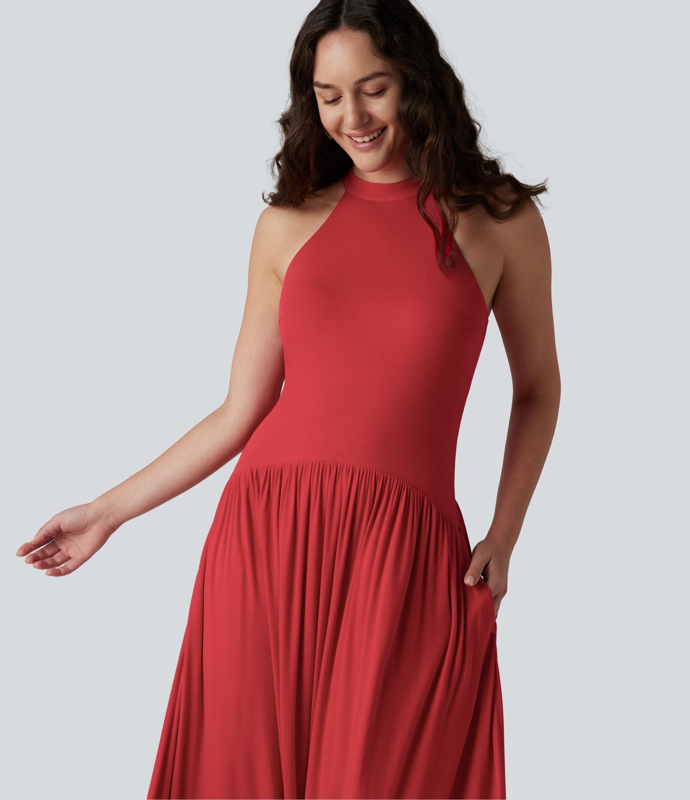 Robe longue côtelée à dos nageur, brassière intégrée et poches