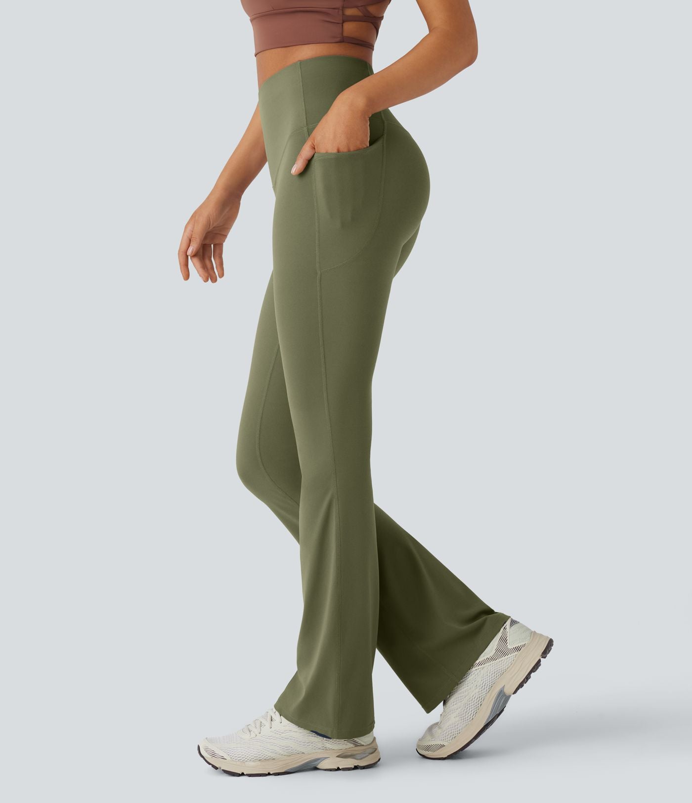 Pantalon de yoga à coupe bootcut gainant taille haute avec poches Halara UltraSculpt™