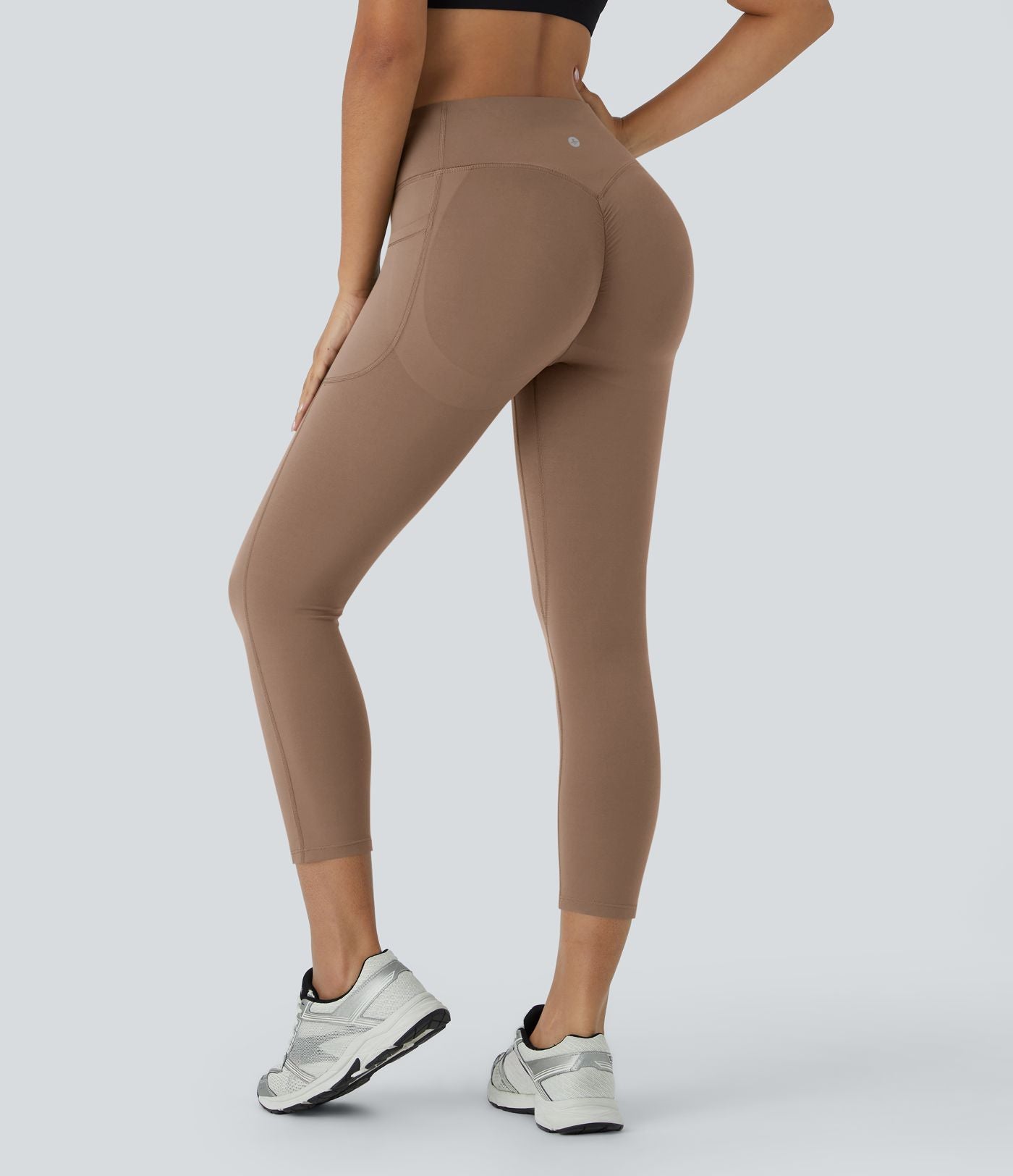 Legging corsaire d'entraînement gainant galbant taille haute avec effet scrunch et poches Halara UltraSculpt™