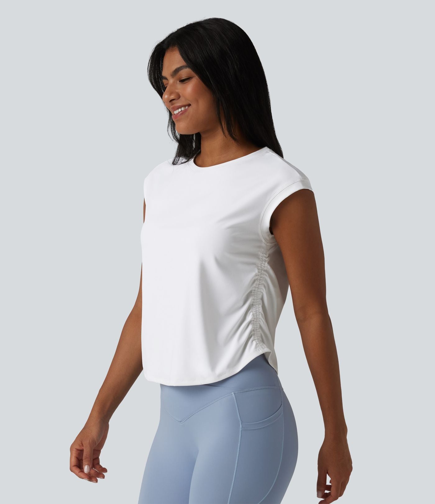 Haut de sport SoftlyZero™ séchage rapide col rond manches courtes avec fronces et ourlet arrondi
