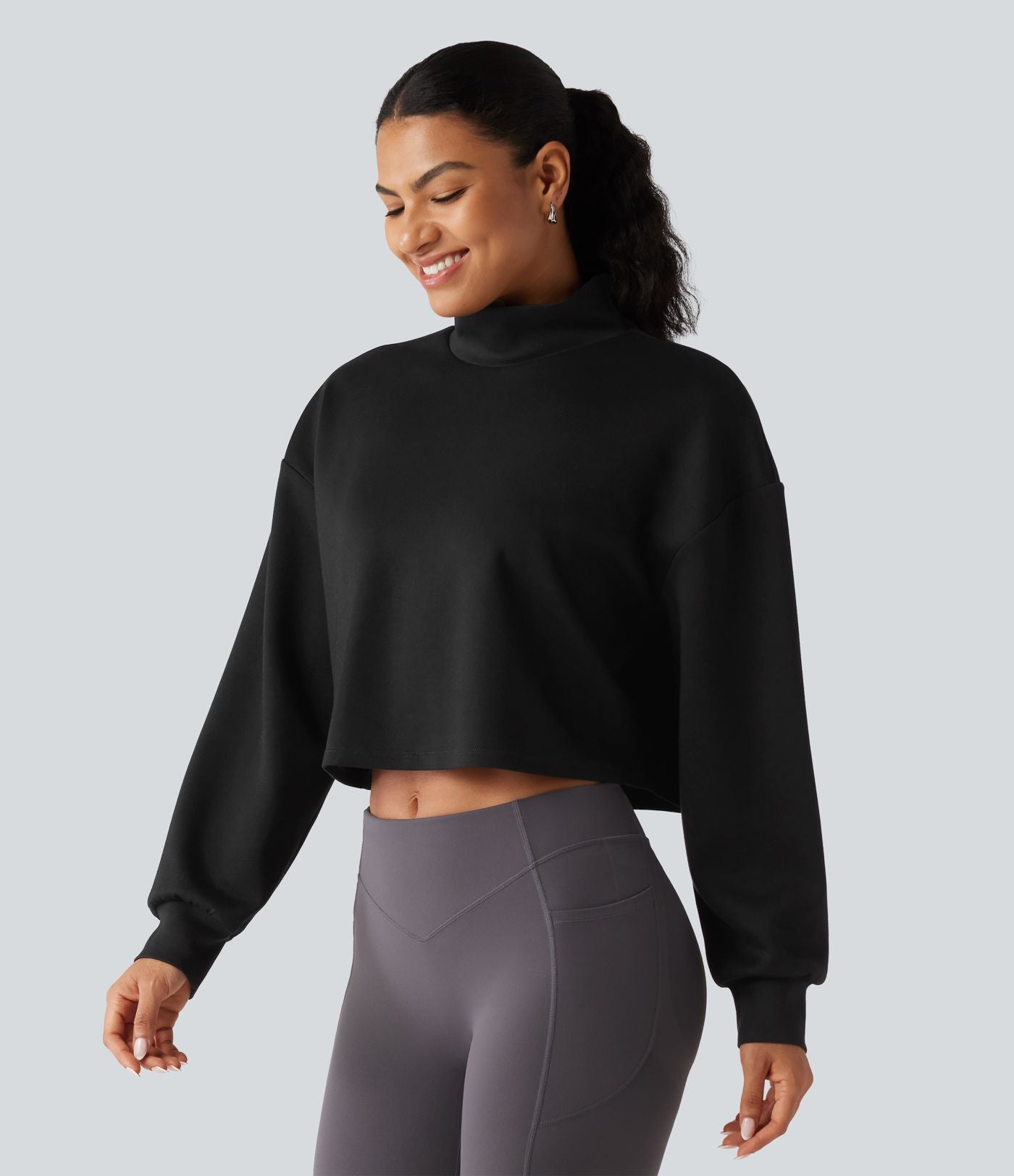 Sweat crop top col montant avec manches longues et coupe décontractée
