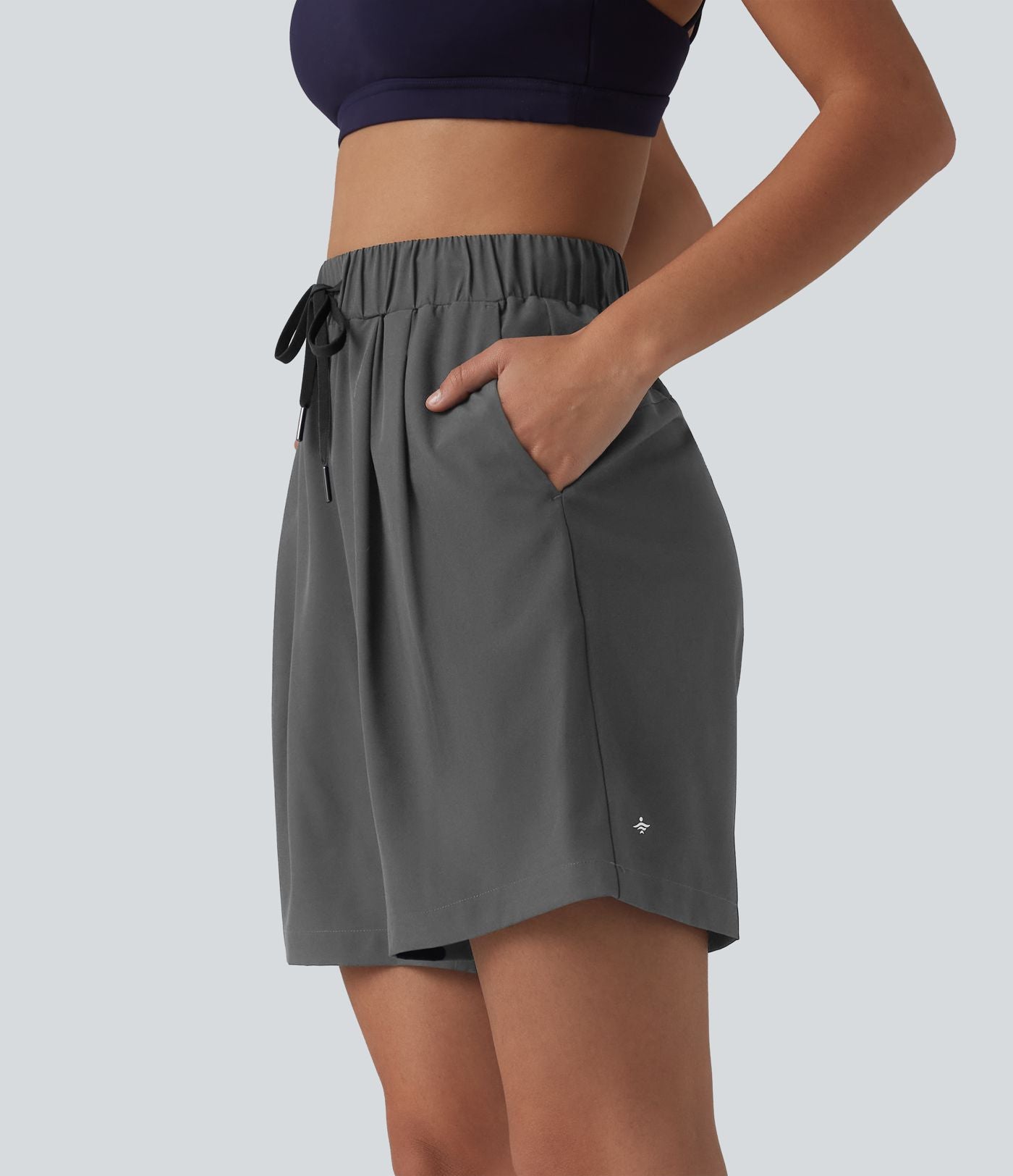 Short de yoga plissé taille haute avec ceinture élastique, cordon de serrage et poches 17,5 cm