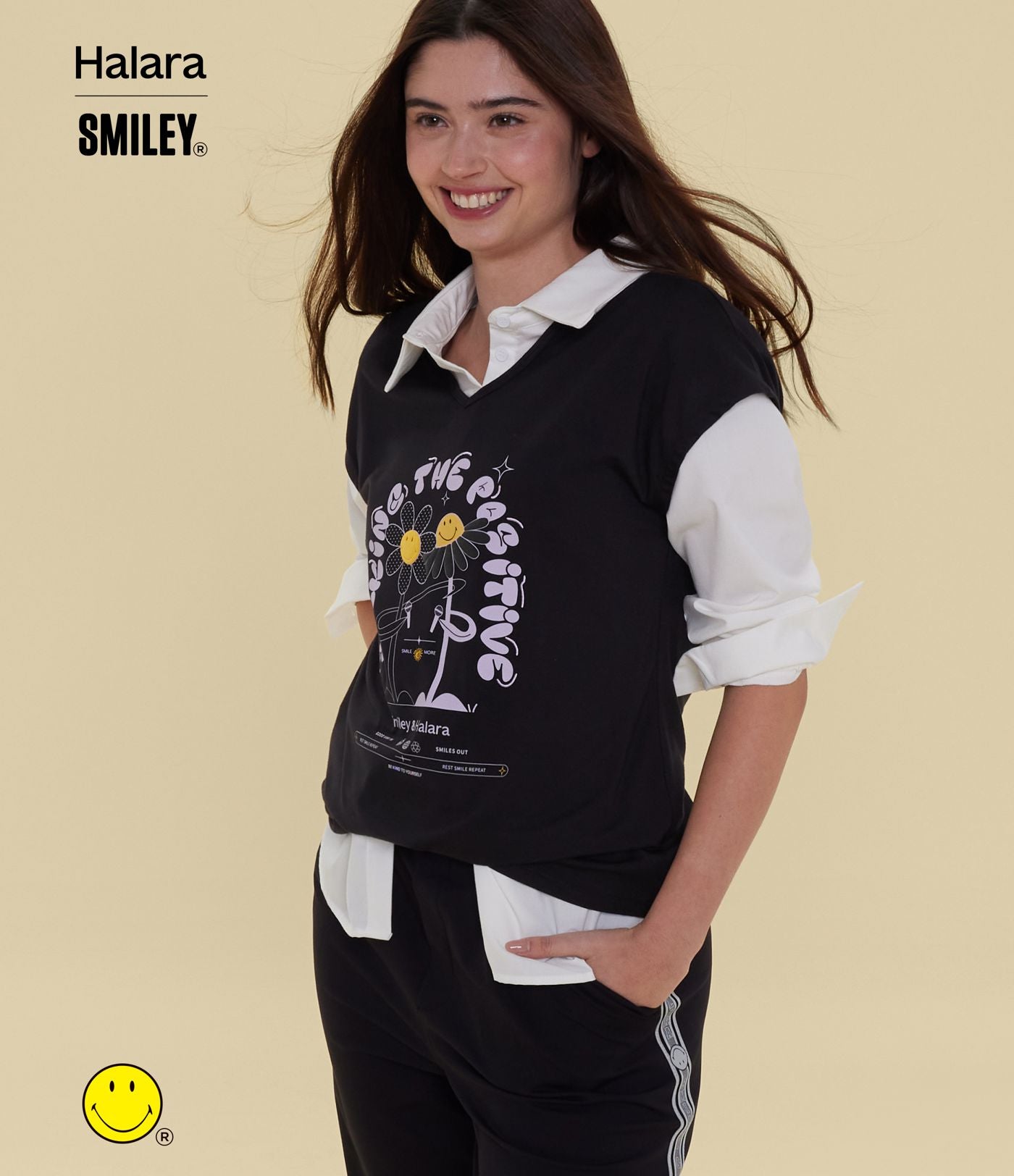 T-shirt casual Halara X Smiley® col V à manches courtes