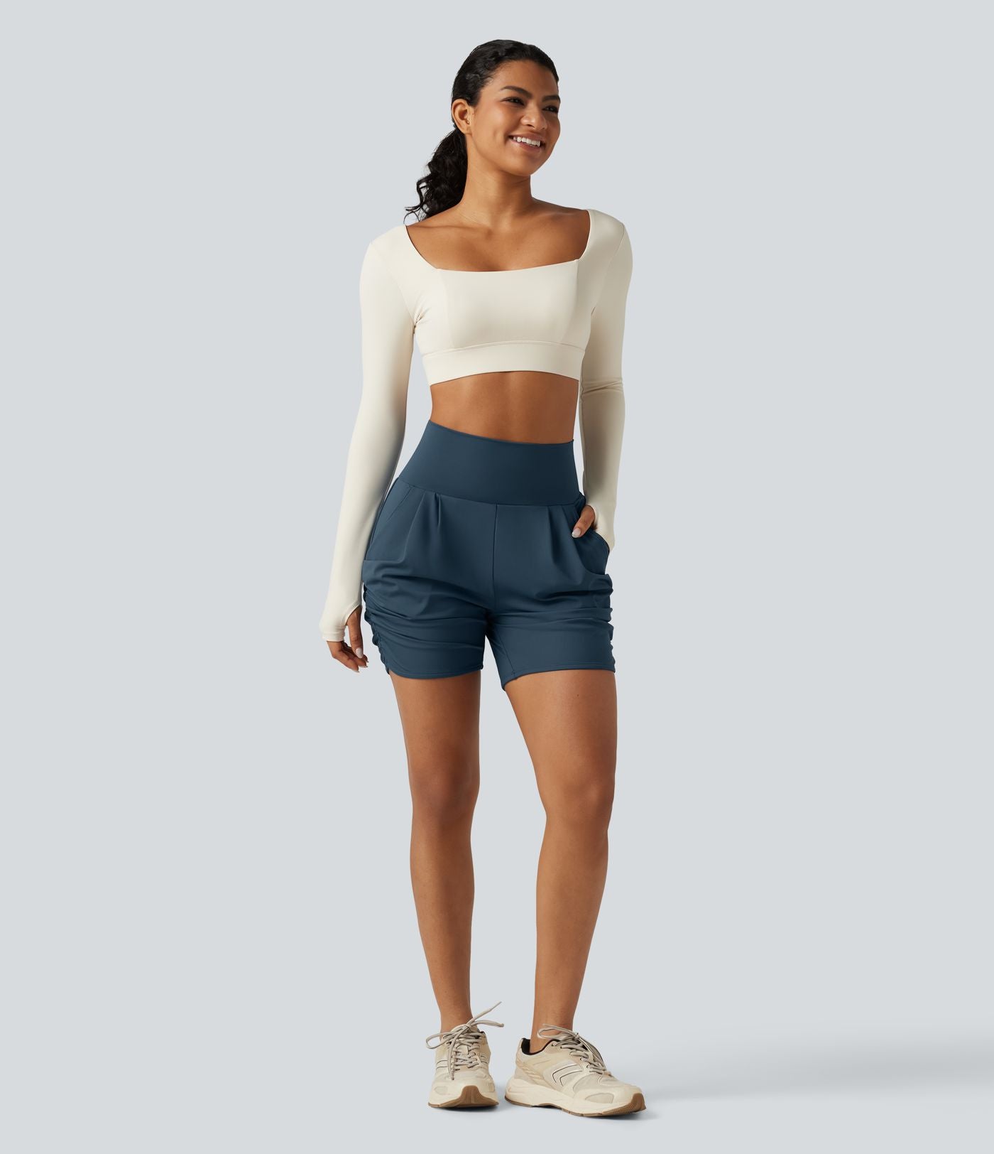 Short de yoga SoftlyZero™ 13 cm Airy effet frais InstantCool taille haute froncé avec poches