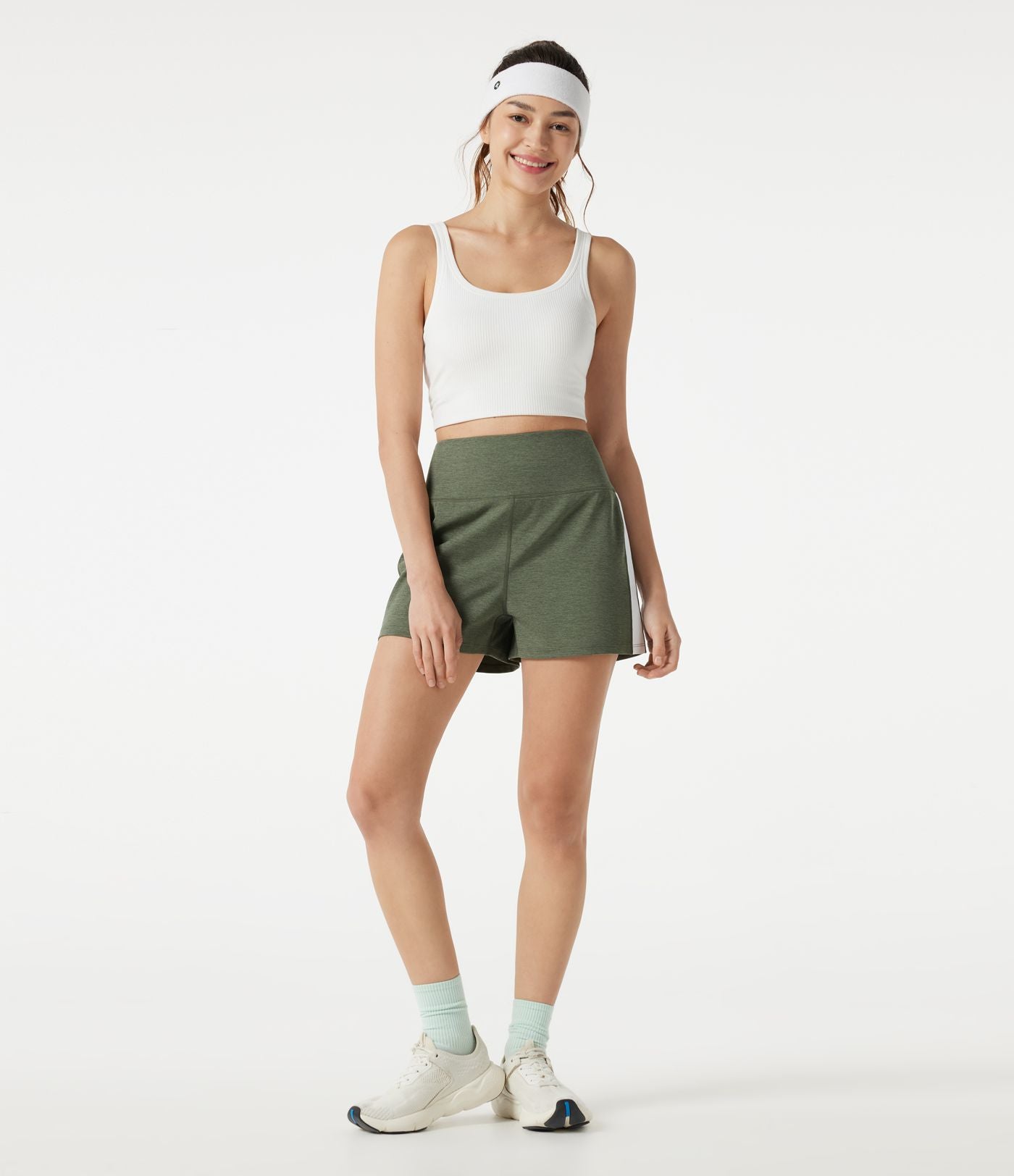 Short baggy de sport taille haute à séchage rapide avec bandes latérales et poches