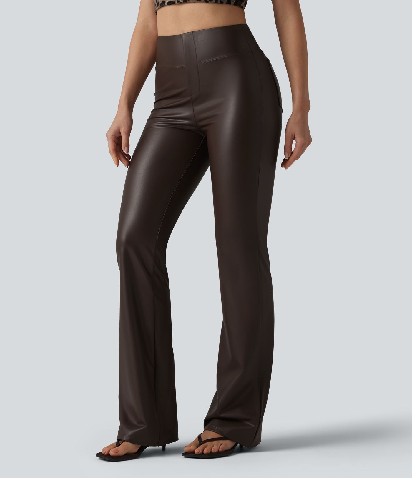 Pantalon décontracté taille haute, coupe bootcut, en PU extensible avec poches