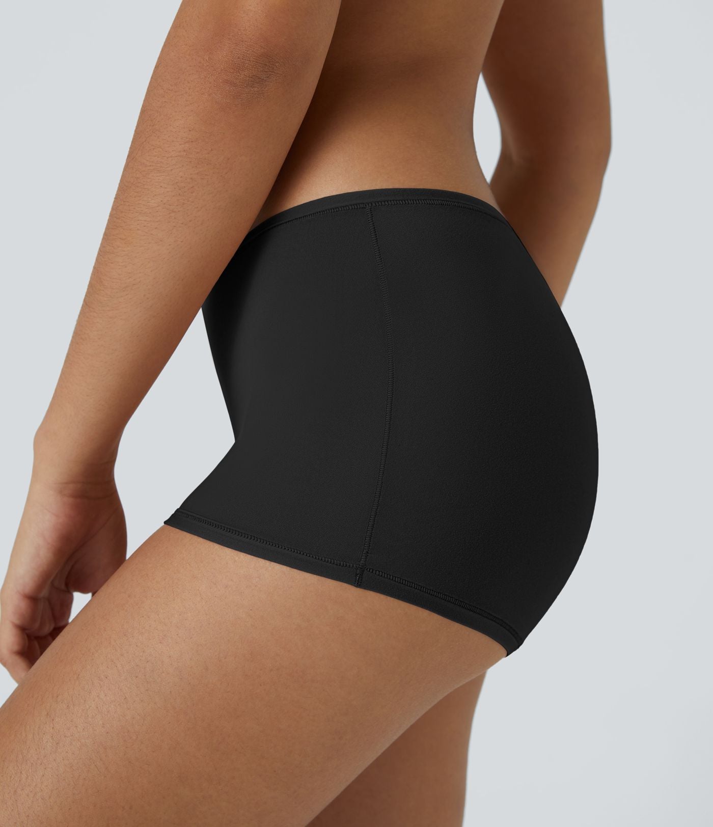 Shorty uni taille basse, très extensible et doux pour la peau