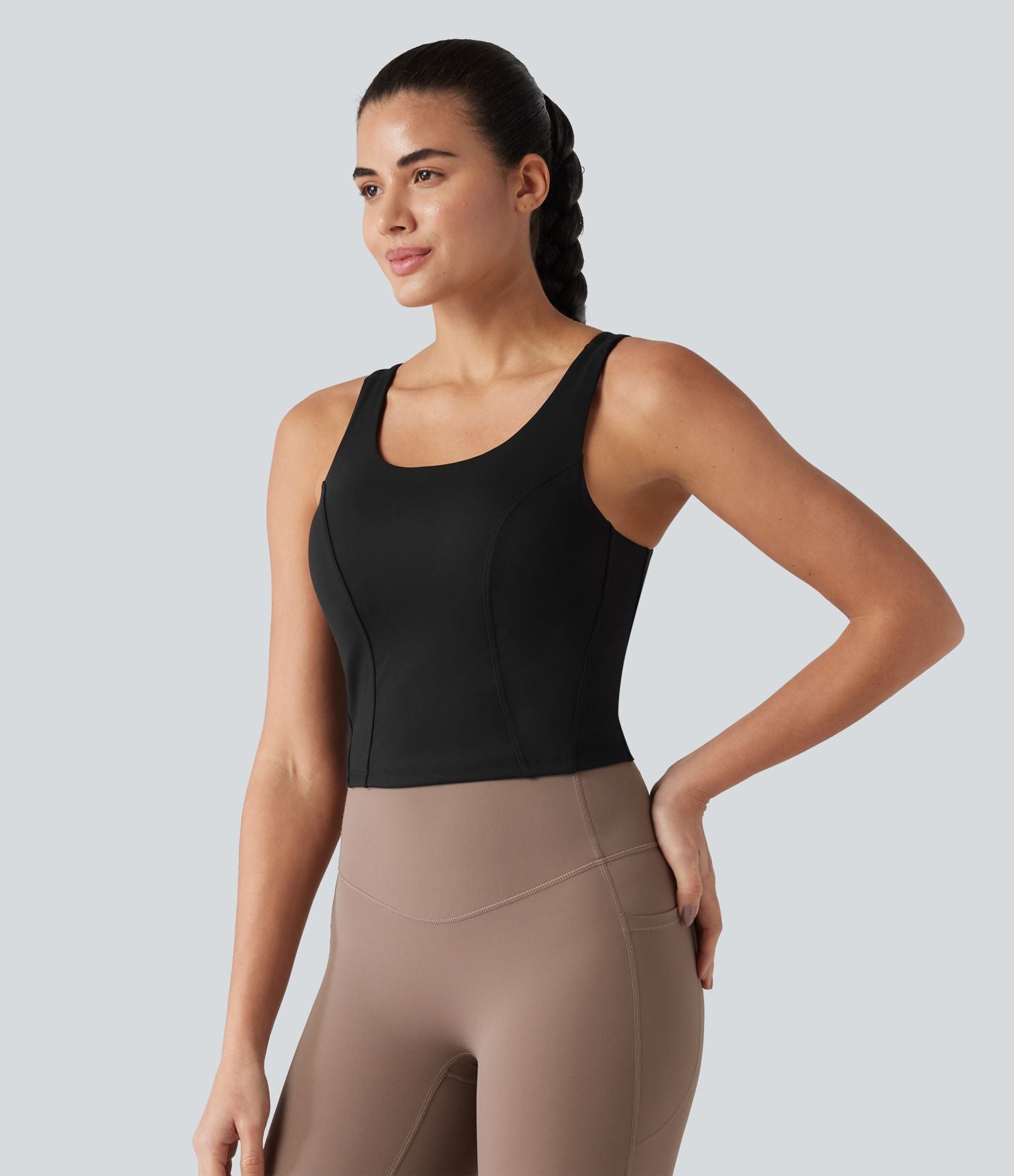 Débardeur de danse à col en U contrasté en maille respirante avec brassière intégrée