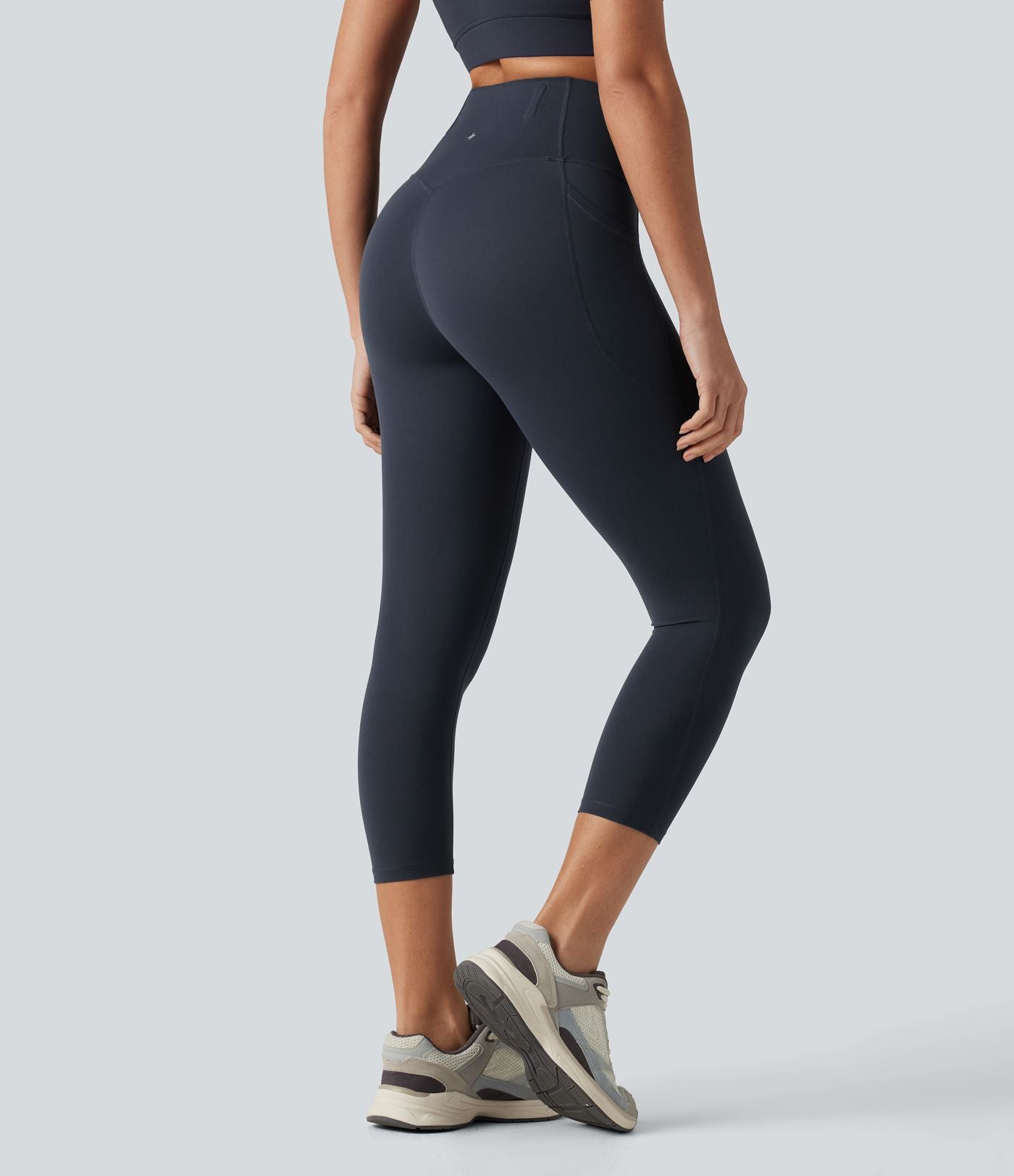 Legging capri de yoga Halara UltraSculpt™ taille haute anti-roulottage ventre plat gainant avec poches