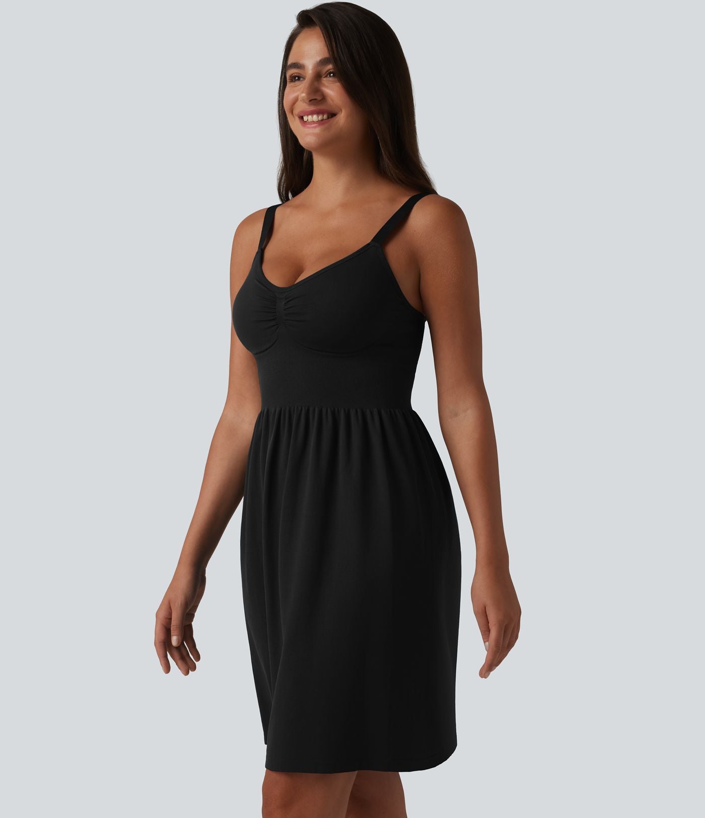 OneForm Seamless Flow Robe casual mini froncée sans couture à décolleté plongeant en V sans manches avec brassière intégrée