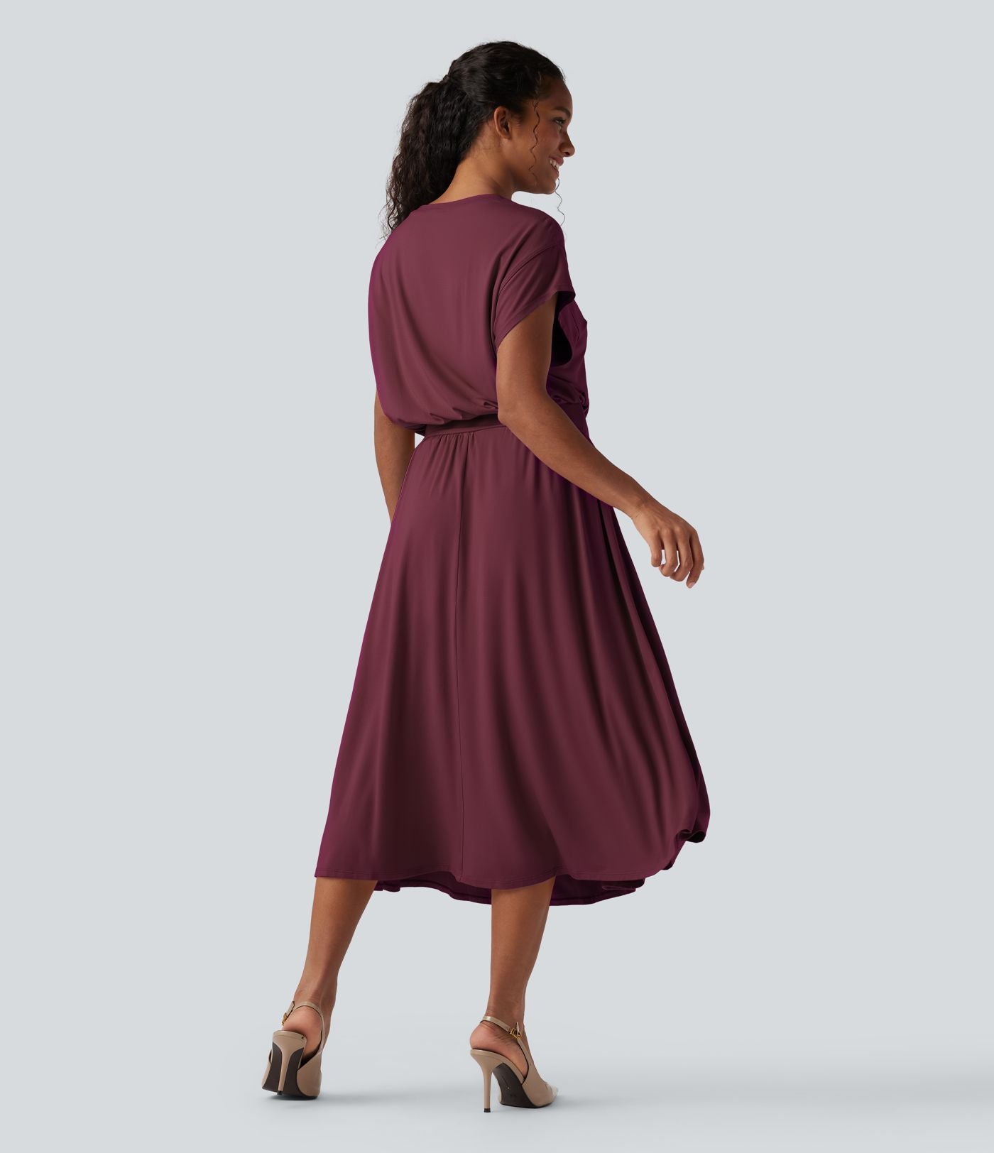 Robe de travail mi-longue fluide gainante à manches chauve-souris avec poches