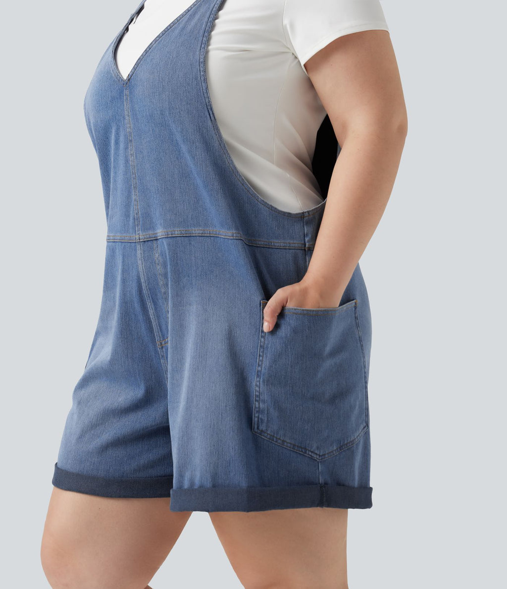 Salopette-short délavée grande taille en Jean Halara Flex™ Denim à col V avec ourlets retroussés et poches
