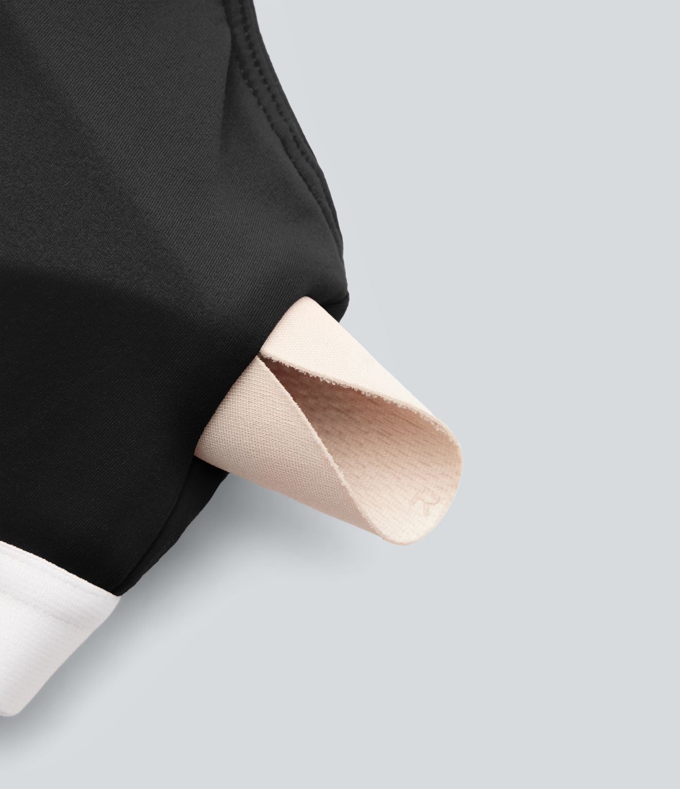 Débardeur court de yoga SoftlyZero™ Plush décolleté en cœur soutien-gorge intégré